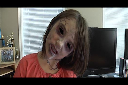 20140410153910-lana_zombie